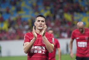 转折点！上海海港更衣室发声，中超今晨攻防权衡，话题不断，团队化学反应显著的简单介绍-开云娱乐平台