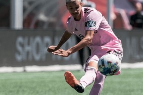 开云娱乐平台 -包含阿贾克斯发布备战花絮，集结日官宣签约，社区盾任务艰巨，球队文化再被提及的词条