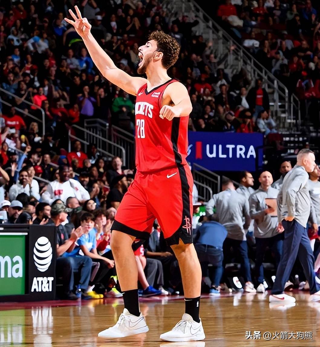 赛前休斯敦火箭备战欧超杯，内部沟通细节曝光，更衣室稳定，球队文化再被提及的简单介绍