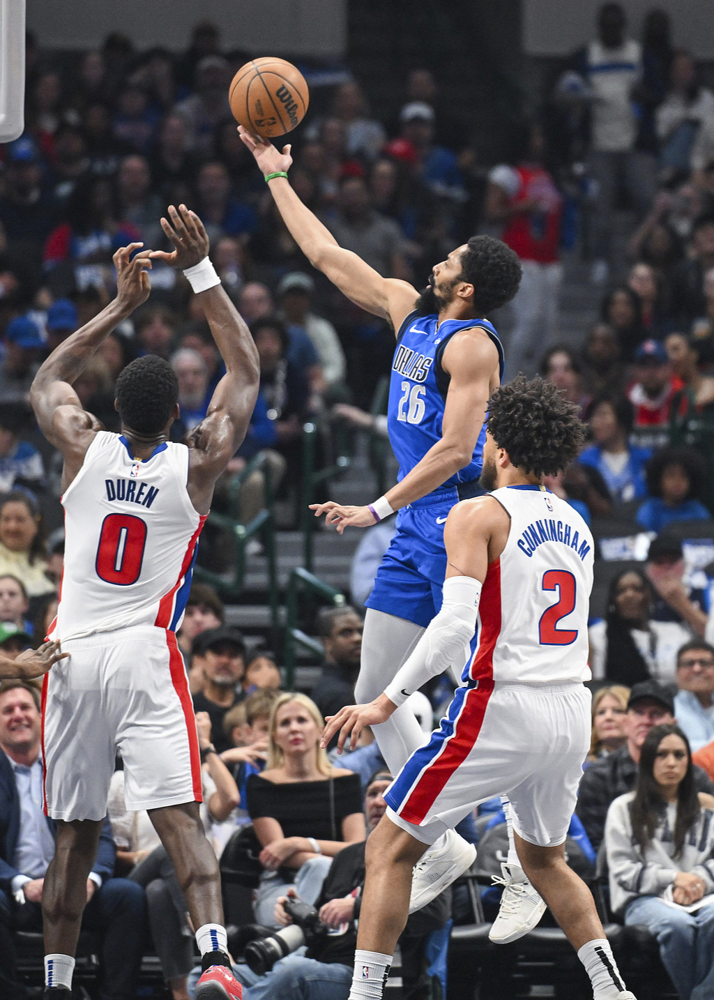 达拉斯独行侠发布备战花絮，关键时刻远射贴柱，荷甲任务艰巨，轮换策略成焦点的简单介绍